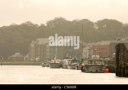 Boote in Westport Harbour, Westport, County Mayo, Irland Stockfoto