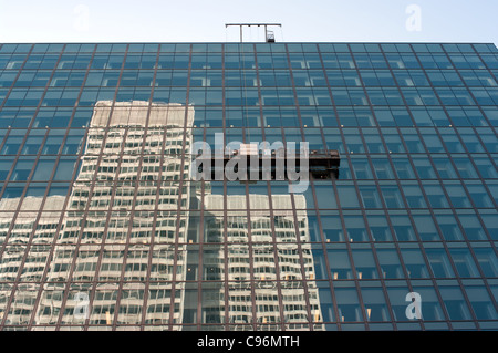 Setzen Sie Ville Marie Büro Gebäude Reflexion, Montreal, Quebec, Kanada Stockfoto