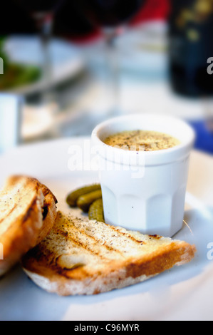 Huhn Leber Maus und geröstetem Brot Stockfoto