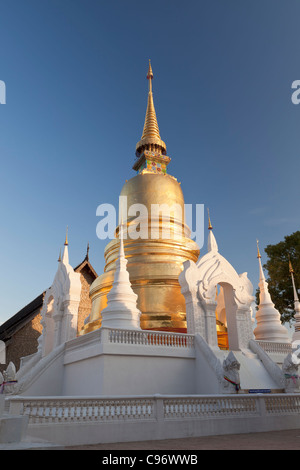 Die Chedi und Stupas im Wat Suan Dok, Chiang Mai, Thailand. Stockfoto