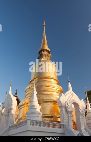 Die Chedi und Stupas im Wat Suan Dok, Chiang Mai, Thailand. Stockfoto