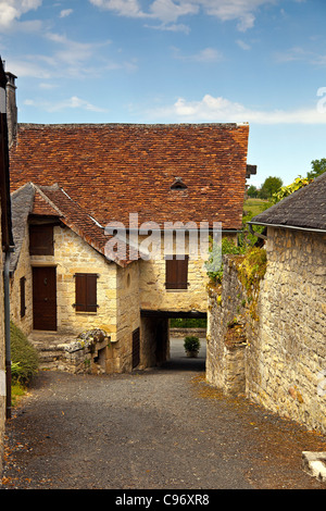 Mittelalterliche Freestone Haus in Saint-Robert in der Corrèze, Frankreich Stockfoto