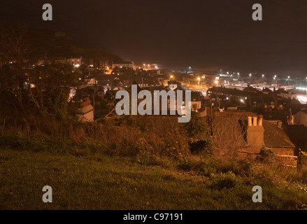 Hastings alte Stadt Skyline Nacht East Sussex UK nach dunkler Nacht Zeit Nacht Stockfoto