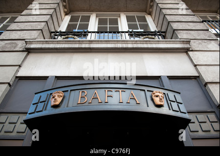 BAFTA-Eingang London einschließlich der Bafta-Masken Stockfoto