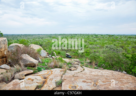 Eine Landschaft des Busches entnommen einer Granit-Buckel im südlichen Kruger National Park. Stockfoto