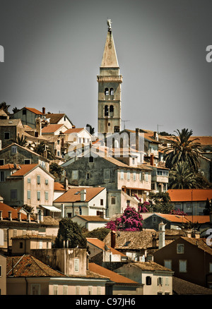 Schöne Stadt von Mali Losinj, Kroatien - vertikale Ansicht Stockfoto