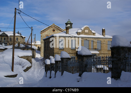 Nymfaio Dorf im Winter, Florina Mazedonien Griechenland Stockfoto