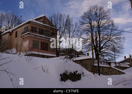 Nymfaio Dorf im Winter, Florina Mazedonien Griechenland Stockfoto