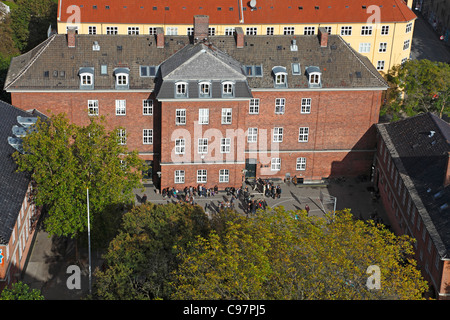 Luftaufnahme des Christianshavns Gymnasium in Kopenhagen, Dänemark - dänische Gymnasium / Grammatik-Schule in Altbauten Stockfoto