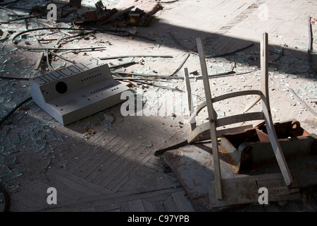 Geschändeter Zimmer in den verlassenen Palast der Kultur - Energetik - Leninplatz Sperrzone von Tschernobyl Pripjat Ukraine Stockfoto