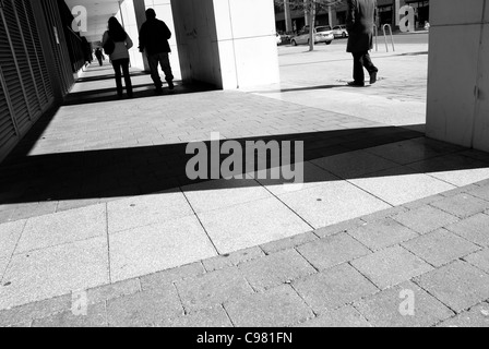 Foto von einer Außenseite eines Gebäudes, eines minimalistischen konzeptionellen Ansatzes, mit b&w Stockfoto