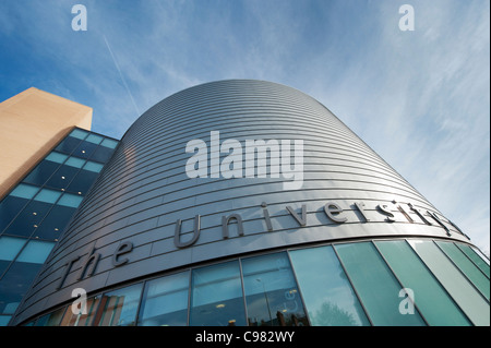 Das moderne Studienplatz-Gebäude auf dem Campus der Oxford Road in Manchester gefunden. (Nur zur redaktionellen Verwendung). Stockfoto