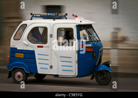 Den Nahverkehr auf den Straßen von Cajamarca, Peru. Stockfoto