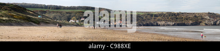 Whitby North Beach und Whitbys Panoramablick. Stockfoto