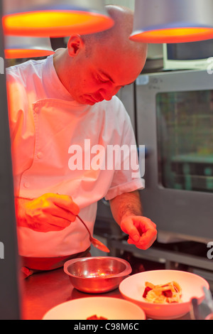 Porträt der Chef Alexandre Bourdas, 2 Sterne Michelin. Restaurant Sa Qua Na 22, pl. Hameln Honfleur (14600) Frankreich TÉL.: + Stockfoto