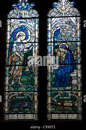 Die Verkündigung aus Buntglas, St. Botolph's Church, Farnborough, Warwickshire, Großbritannien Stockfoto