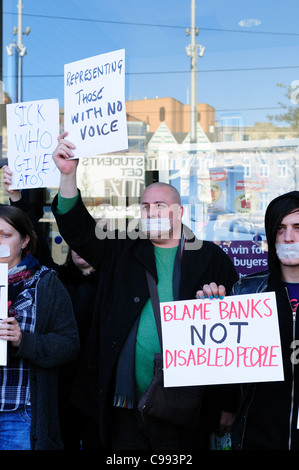 Betroffen Sie am stärksten Protest vor dem RBS Bank Nottingham. Stockfoto