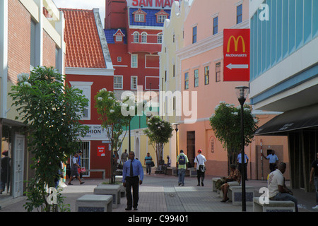 Willemstad Curaçao, Niederländische Lesser-Leeward-Antillen, ABC-Inseln, Punda, Columbusstraat, UNESCO-Weltkulturerbe, Fußgängerzone, Black Blacks Stockfoto