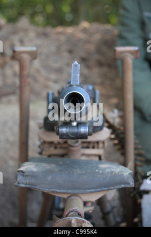 Blick auf die Mündung des deutschen MG-42 auf der 2011 Krieg & Frieden Schau Hop Farm, Kent, UK. Stockfoto