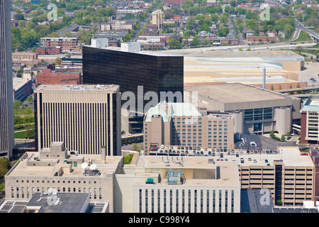 Luftaufnahme der Innenstadt von Columbus, Ohio entnommen, die James A. Rhodes State Office Building Blick nach Norden Stockfoto