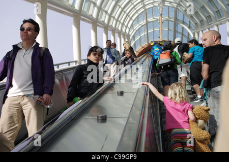 Rolltreppe klettern Besucher Universal Studio in Hollywood. Stockfoto