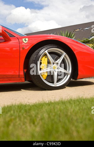 Legierung Räder und Bremsen Bremssattel der Ferrari 458 Italia Stockfoto