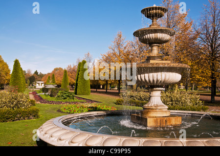 London. Regents Park Avenue Gärten im Herbst. Stockfoto