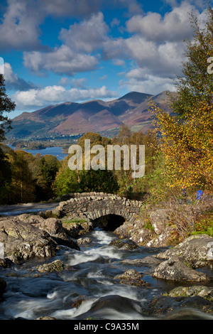 Ashness Brücke im Lake District Stockfoto