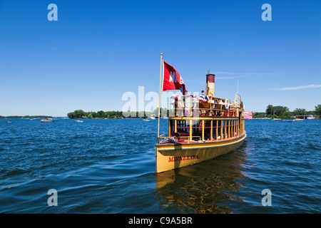 Minnehaha Steamboat macht Ausflugstouren von Lake Minnetonka von Excelsior, Minnesota. Stockfoto