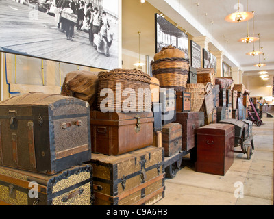 Immigrant Gepäck Display, Ellis Island National Monument, US National Park Service, New York, NY Stockfoto