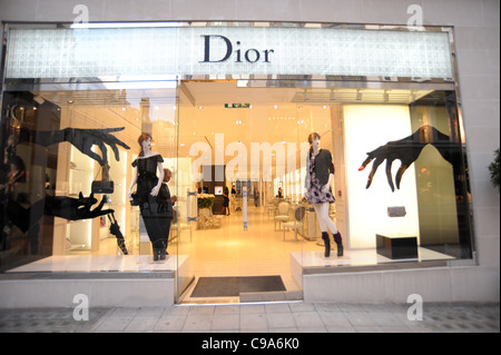 Außenaufnahme des Dior Store im Bond Street London England 2011 - Bild Copyright Ben Pruchnie 2011 Stockfoto