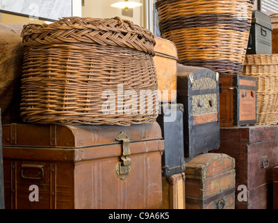 Gepäckausstellung für Immigranten, Ellis Island National Monument, U.S. National Park Service, New York, NY 2011 Stockfoto