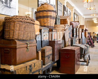 Immigrant Gepäck Display, Ellis Island National Monument, US National Park Service, New York, NY Stockfoto