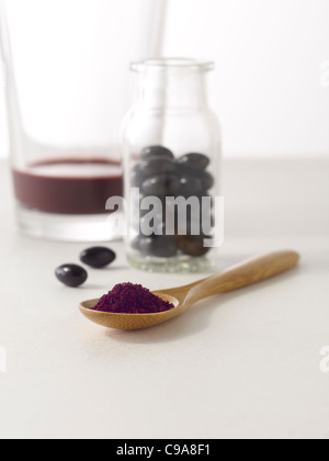 Acai Saft, Kapseln und Pulver Stockfoto