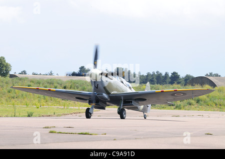 Spitfire auf dem Laufsteg Stockfoto