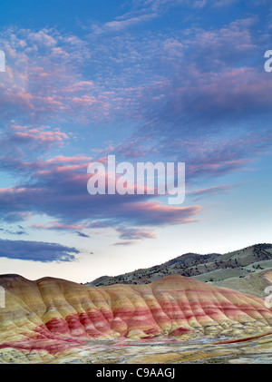 Sonnenuntergang über gemalten Hügeln. John Day Fossil Beds Nationalmonument. Oregon Stockfoto