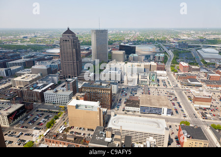 Luftaufnahme der Innenstadt von Columbus, Ohio aussehende nördlich von James A. Rhodes State Office Building. Stockfoto