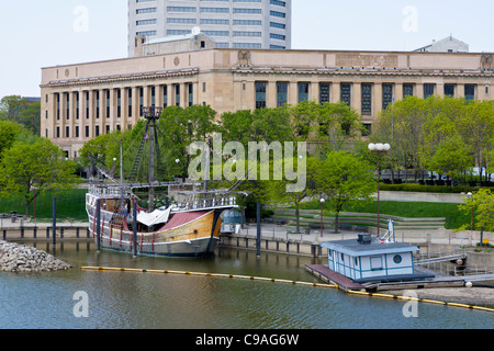 Replik von Christopher Columbus Flaggschiff Santa Maria in der Innenstadt von Columbus, Ohio. Stockfoto