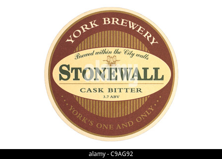 Bierdeckel / Mat - York Brauerei von Yorkshire, England mit einer Anzeige für ihre Stonewall Fass bittere Tropfen. Stockfoto