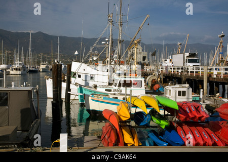 Kalifornien - Vermietung Kajaks in der Marina im Hafen von Santa Barbara. Stockfoto