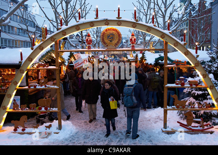 Weihnachtsmarkt in der alten Stadt Limburg Stockfoto