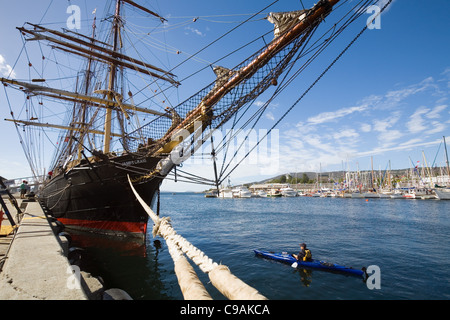 Die eisernen Bark vertäut James Craig am Macquarie Wharf, während der halbjährlichen Wooden Boat Festival.  Hobart, Tasmanien, Australien Stockfoto