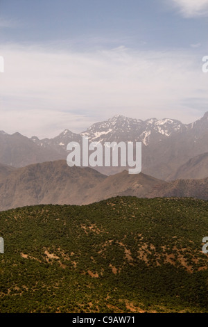 Ein Blick auf den Atlas Snow Capped Hochgebirge in Marrakesch Marokko Nordafrika Stockfoto