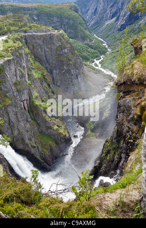 Voringsfossen ist ein Wasserfall befindet sich im Westen von Norwegen eine von Norwegens höchsten Wasserfall. Stockfoto