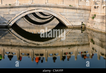 Fünf Brücken über den inneren goldenen Wasser Fluss in den äußeren Hof von der verbotenen Stadt Peking Volksrepublik China Stockfoto