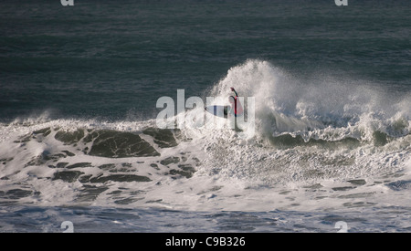 Der unerbittliche Super Serie UK Pro Surf Tour war in Newquay für eine andere Veranstaltung am 10. November 2011 Stockfoto