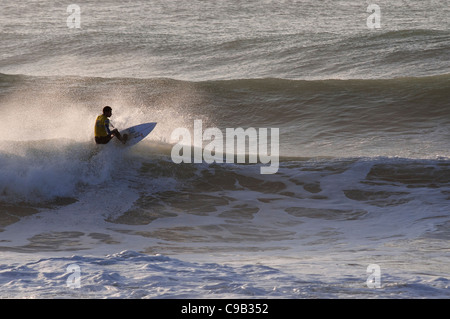 Der unerbittliche Super Serie UK Pro Surf Tour war in Newquay für eine andere Veranstaltung am 10. November 2011 Stockfoto