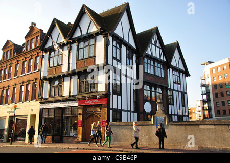 Periode Könige Steinhaus und Clattern Brücke, High Street, Kingston upon Thames, Greater London, England, Vereinigtes Königreich Stockfoto