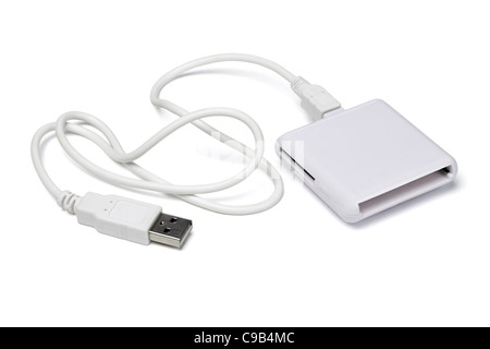 USB Multi-Speicherkartenleser auf weißem Hintergrund Stockfoto