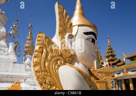 Innenraum der größte buddhistische Tempel Shwedagon-Pagode, Rangun, Burma. Stockfoto